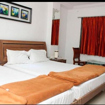 Reva Prabhu Sadan Hotel Ambaji Ngoại thất bức ảnh