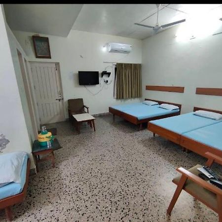 Reva Prabhu Sadan Hotel Ambaji Ngoại thất bức ảnh